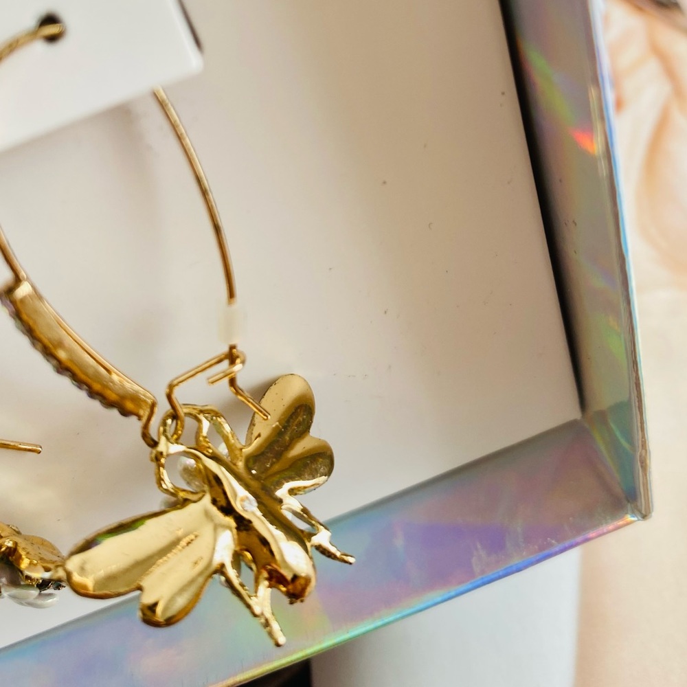GORGEOUS Earring 🐝 ~ 🌸 - Picture 4 of 8